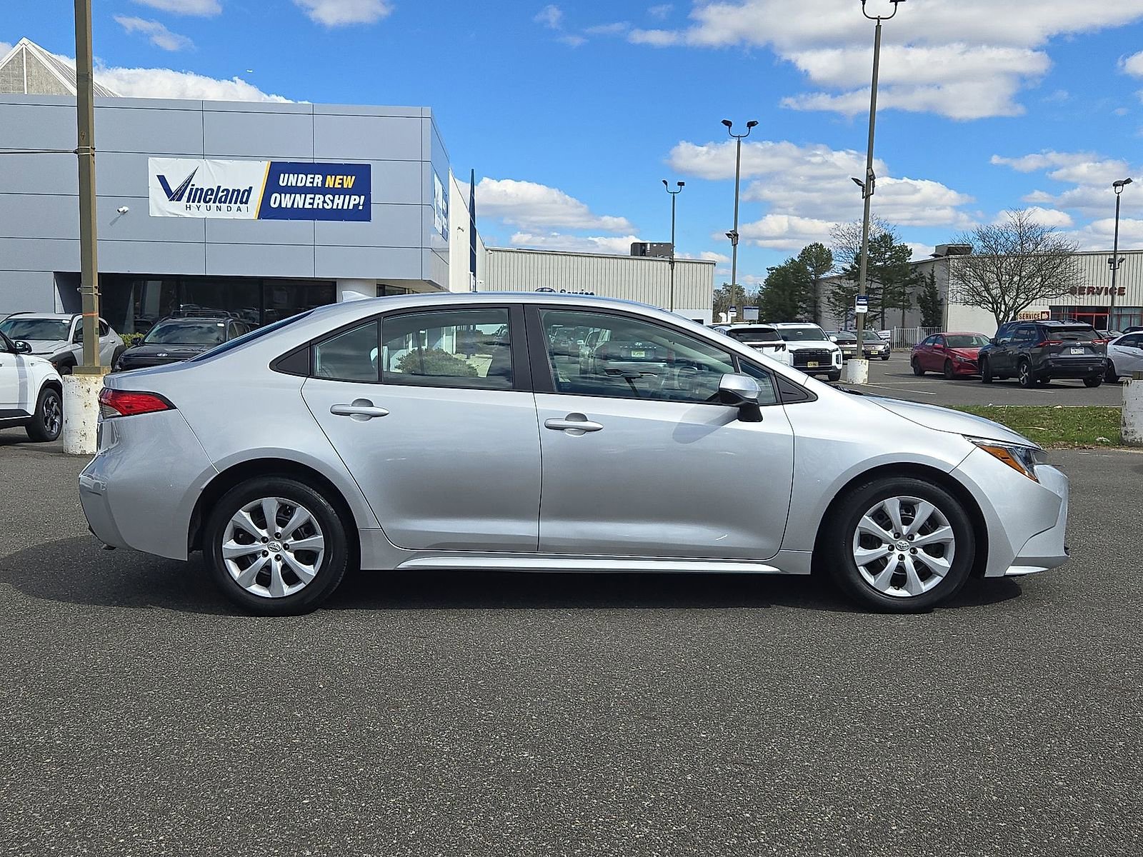 Used 2023 Toyota Corolla LE image 31