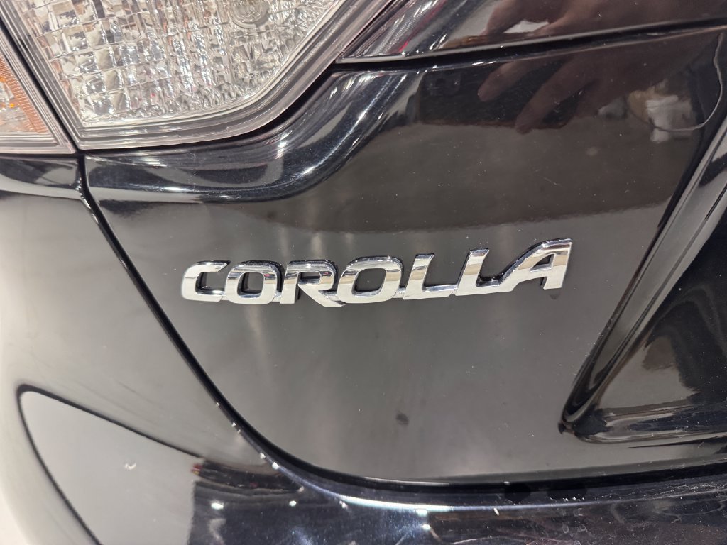 Used 2025 Toyota Corolla LE FWD image 28