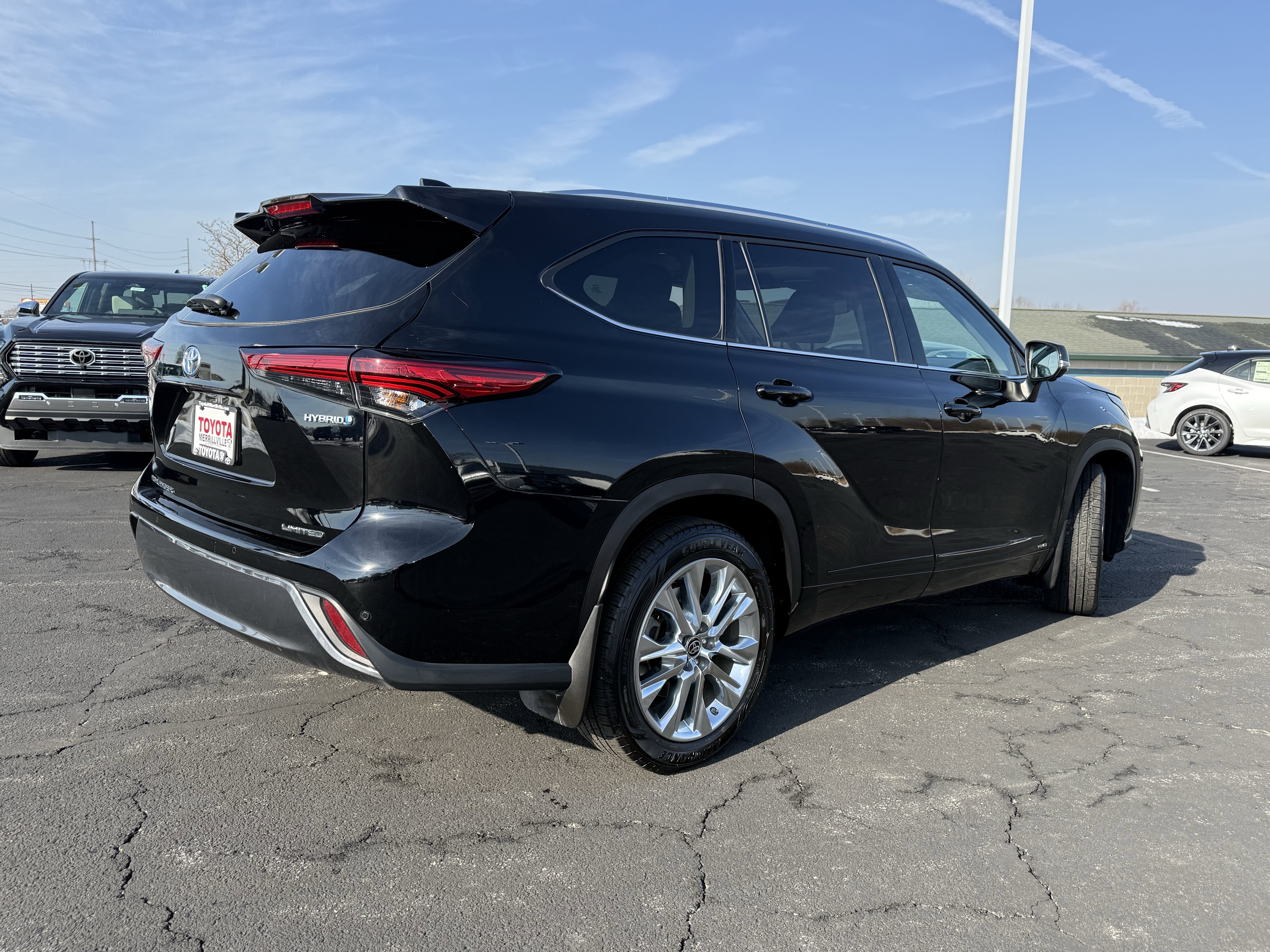 Used 2023 Toyota Highlander Limited image 9