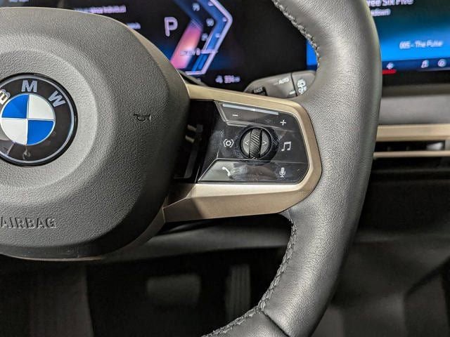 Used 2026 BMW iX xDrive60 w/ Premium Package image 27