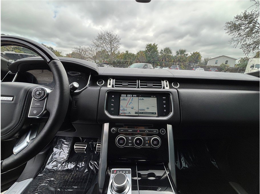 Used 2016 Land Rover Range Rover Supercharged image 11