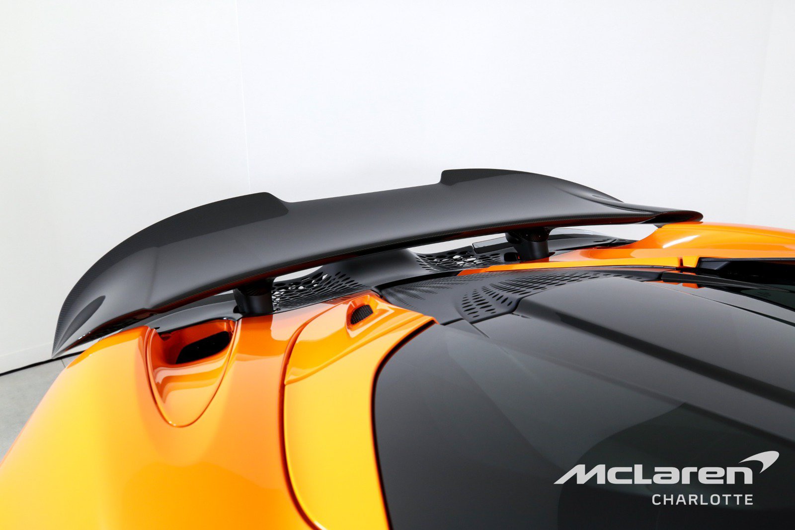 Used 2026 McLaren 750S Spider RWD image 30