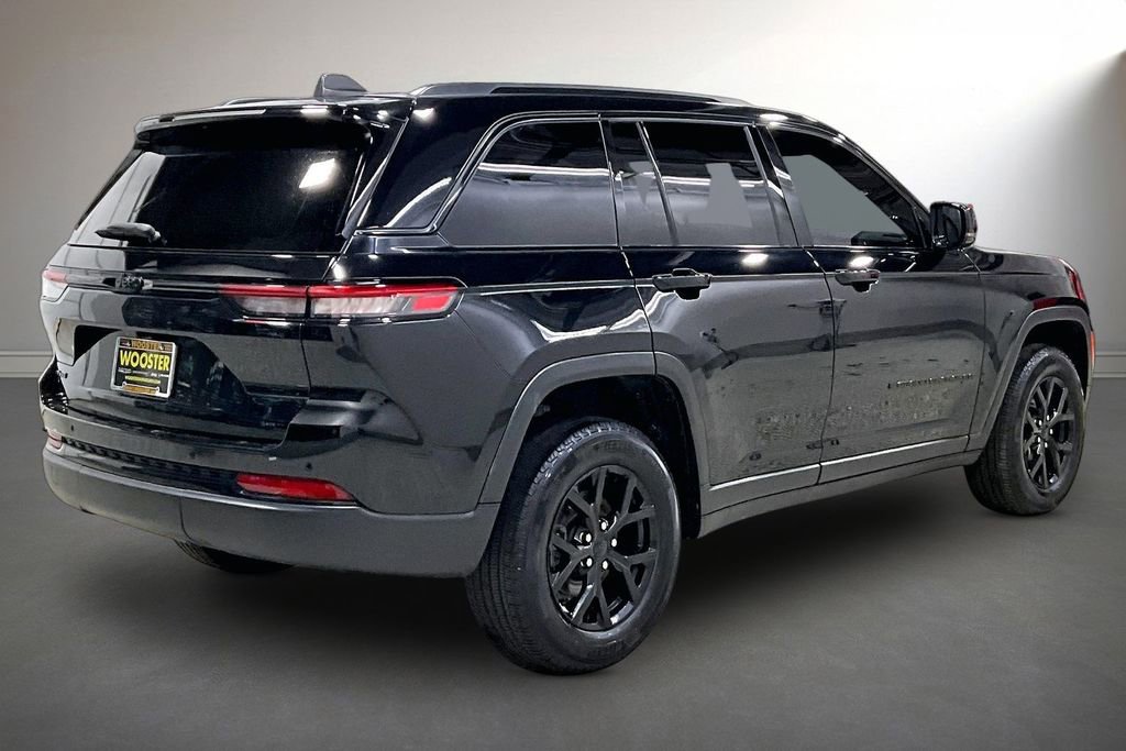 Used 2024 Jeep Grand Cherokee Altitude image 5