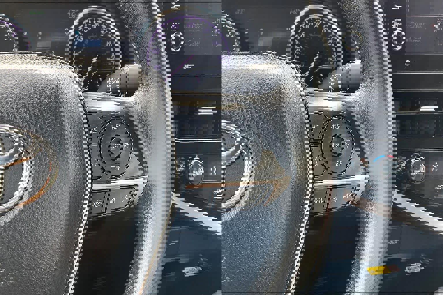 Used 2024 Toyota Camry XLE w/ Navigation Package image 25