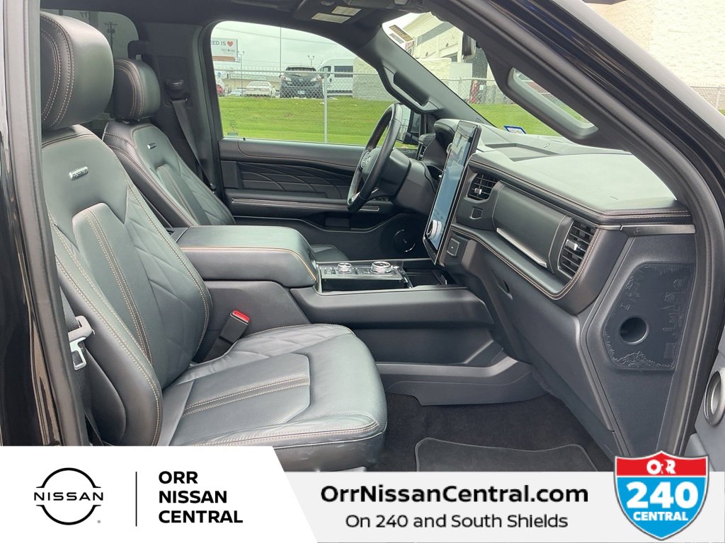 Used 2022 Ford Expedition Platinum image 11