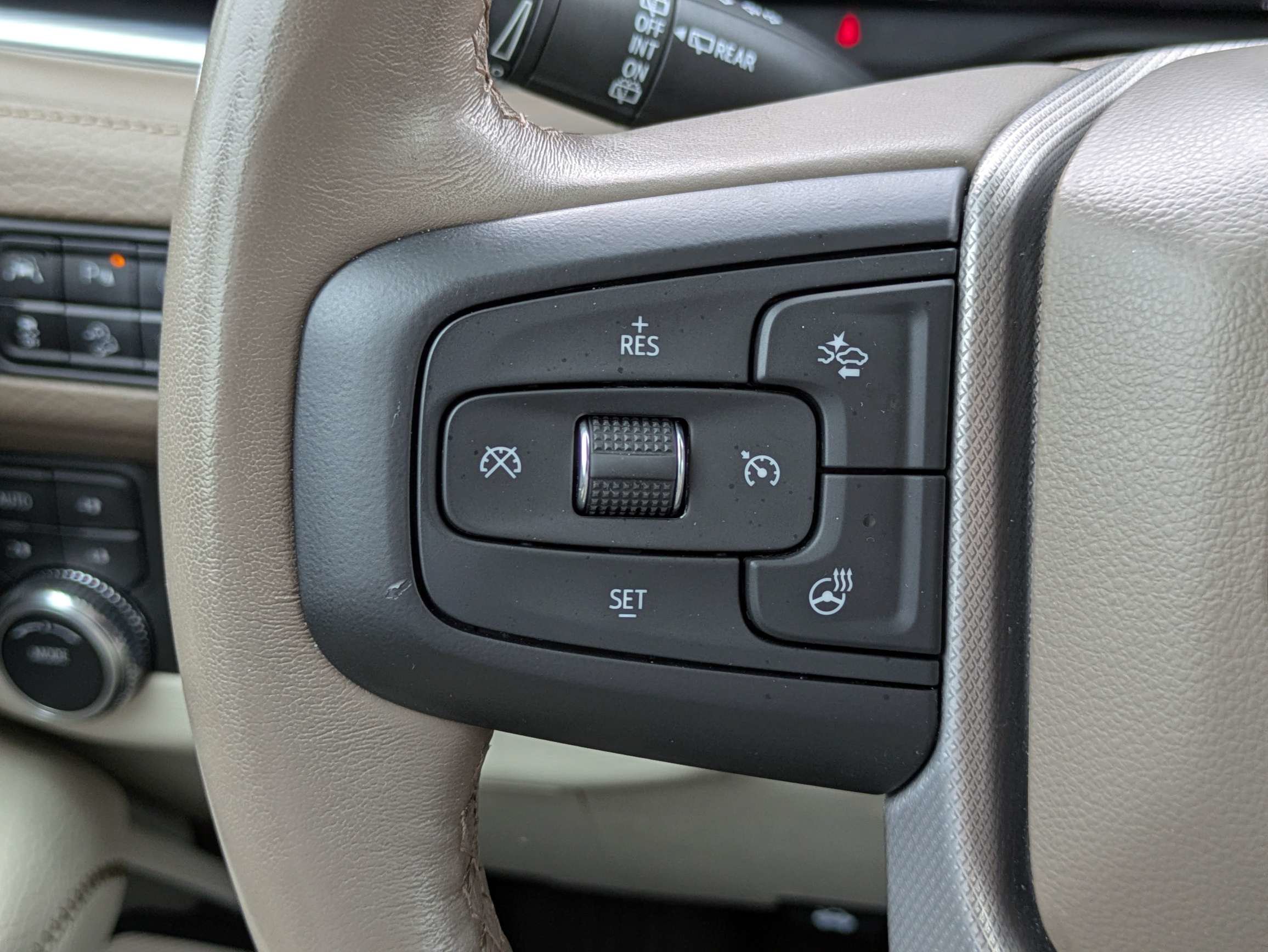 Used 2022 GMC Yukon XL Denali AWD/4WD image 24