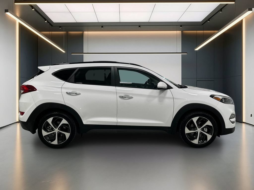 Used 2016 Hyundai Tucson Limited w/ Option Group 03 FWD image 7