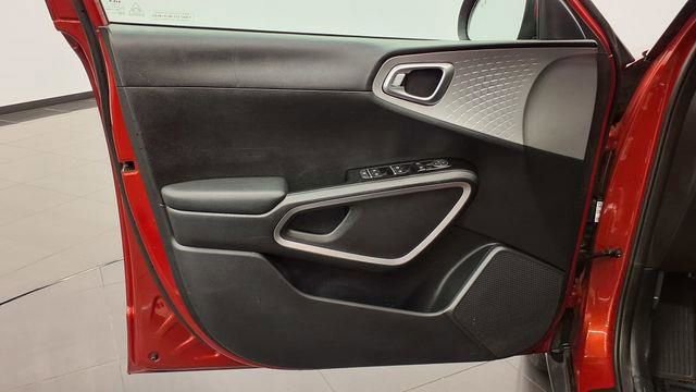 Used 2024 Kia Soul LX w/ Option Group 015 image 17
