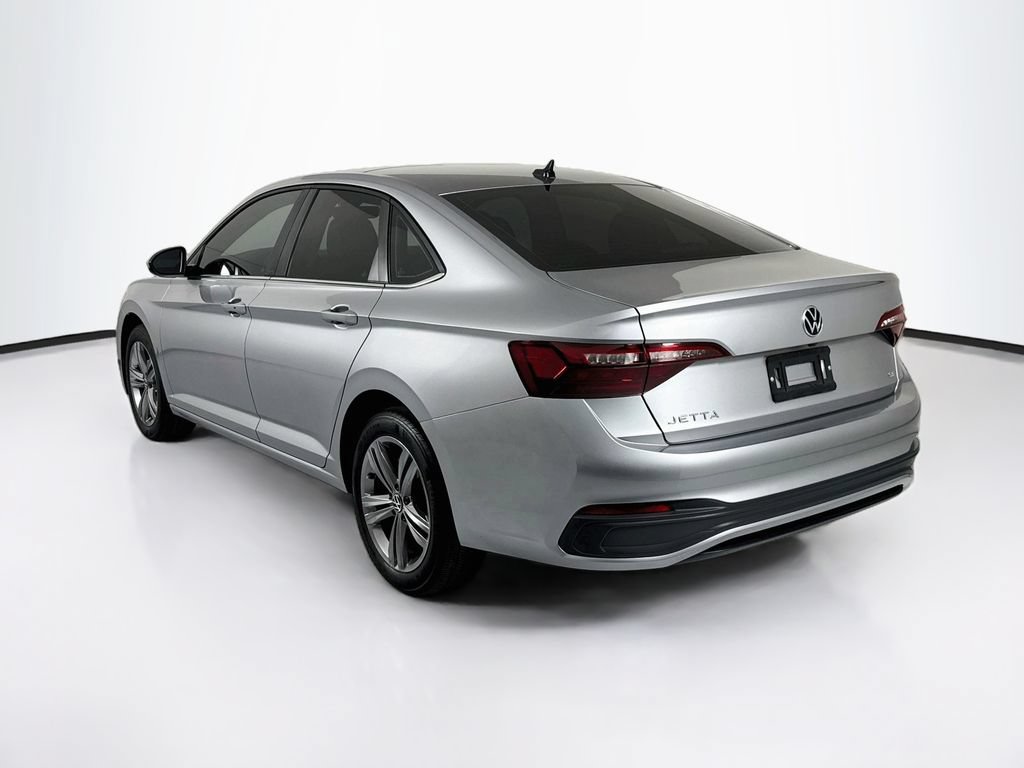 Used 2024 Volkswagen Jetta SE w/ Panoramic Sunroof Package FWD image 7