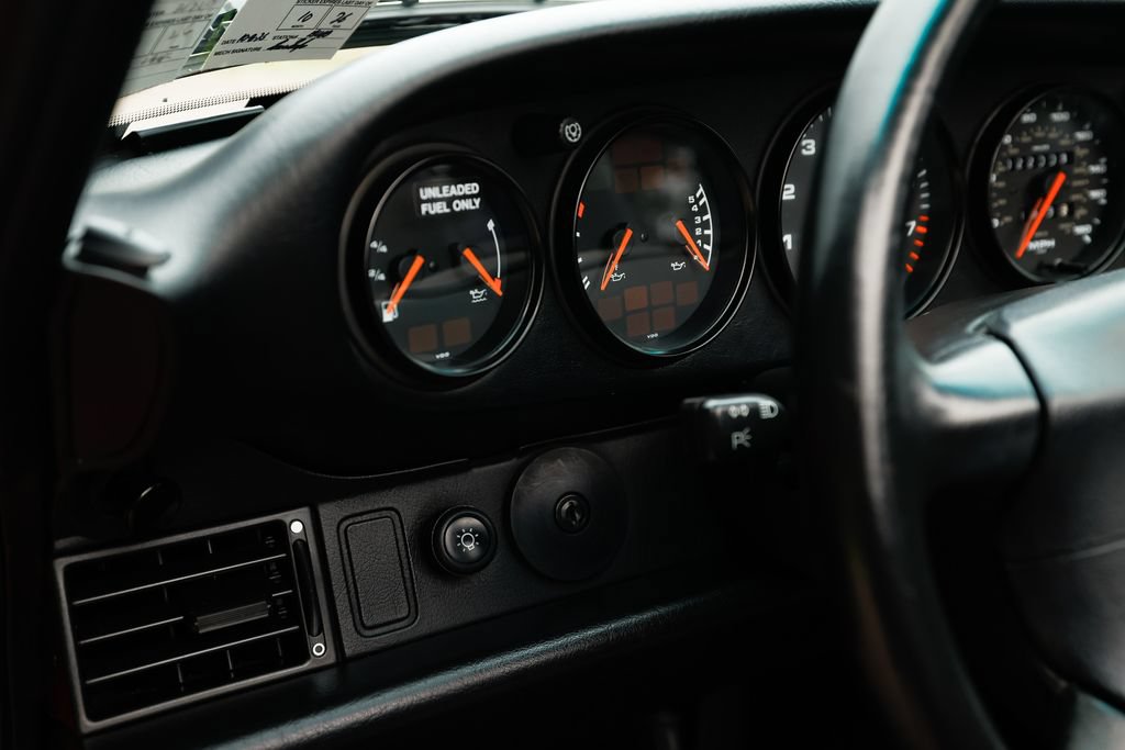 Used 1995 Porsche 911 Carrera RWD image 85