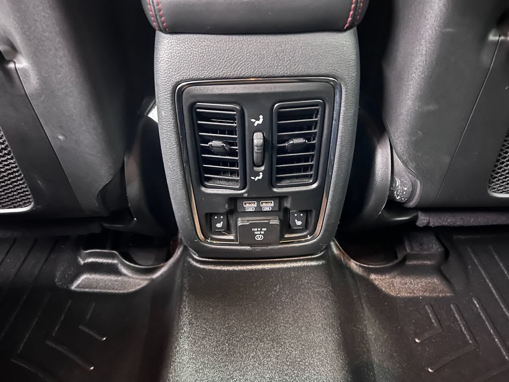 Used 2018 Dodge Durango R/T w/ Technology Group AWD/4WD image 31