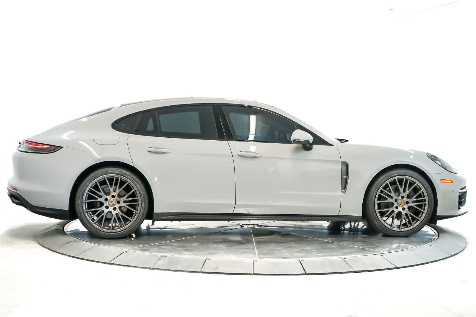 Certified 2023 Porsche Panamera Platinum Edition RWD image 8
