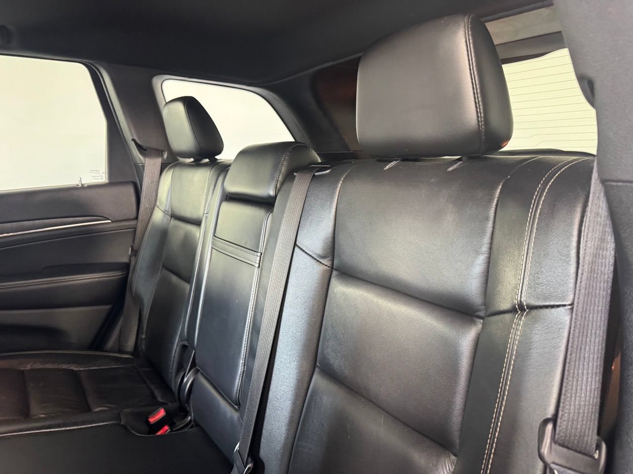 Used 2017 Jeep Grand Cherokee Limited AWD/4WD image 11