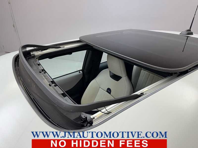 Used 2025 MINI Cooper 2-Door Hardtop FWD image 11