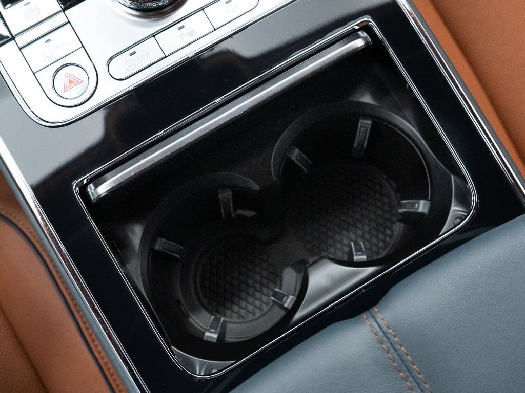 Certified 2022 Bentley Flying Spur V8 AWD/4WD image 35