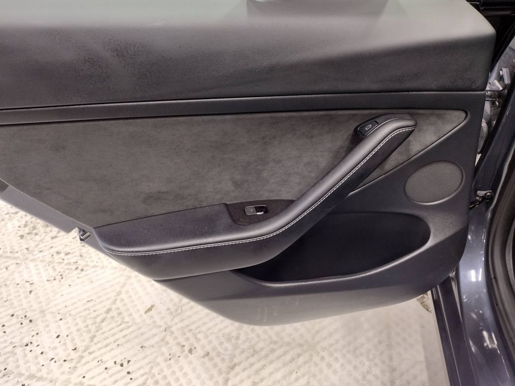 Used 2023 Tesla Model 3 Standard Range image 22