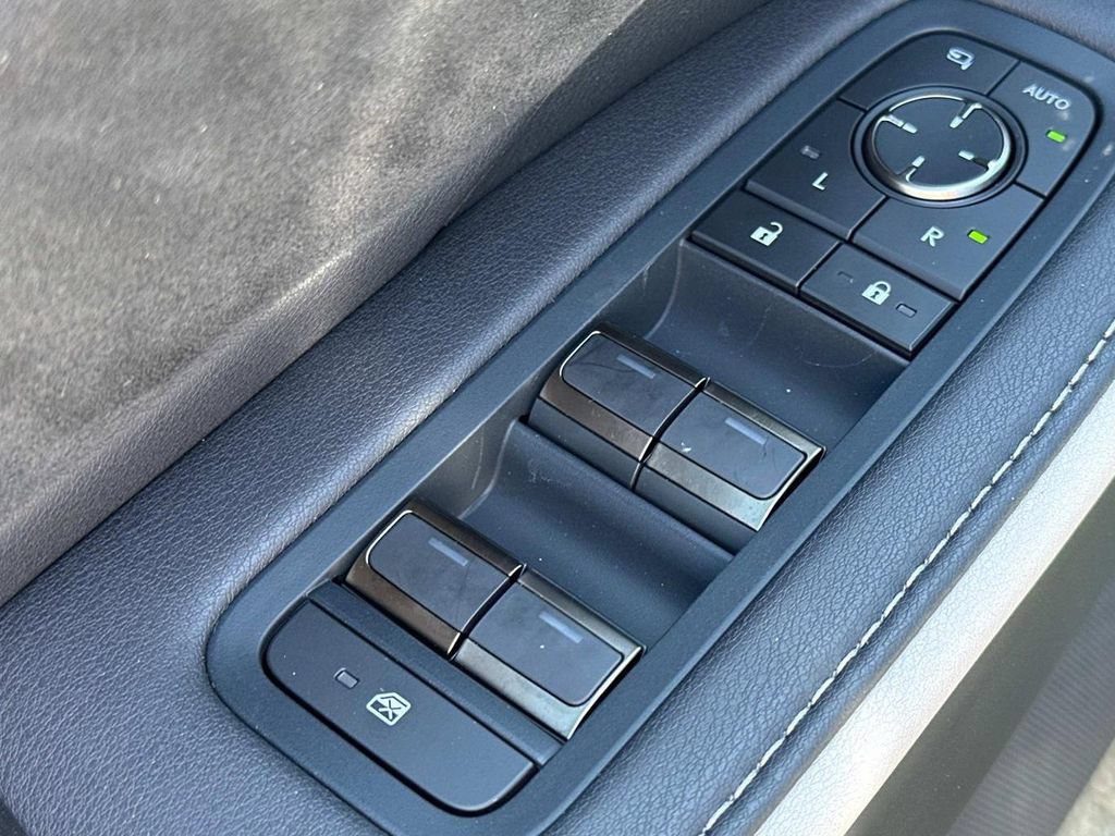 New 2025 Lexus TX 500h AWD image 19