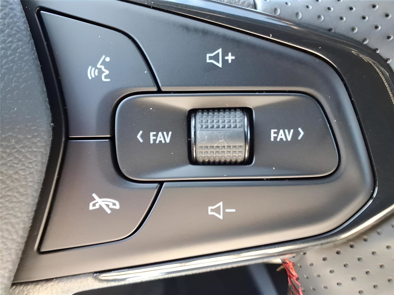 New 2026 Chevrolet Trax RS image 19