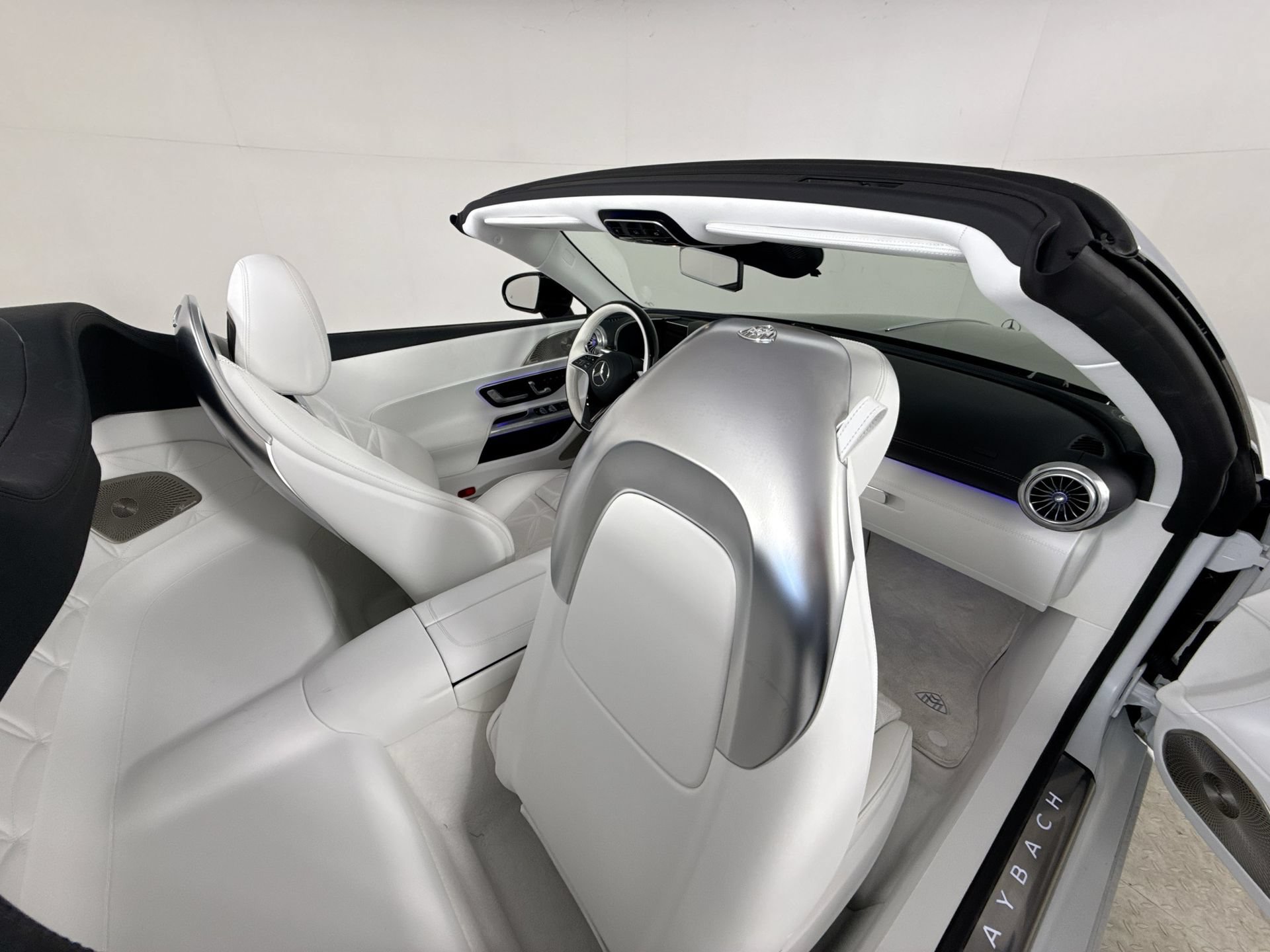 Used 2026 Mercedes-Benz Maybach SL 680 image 23