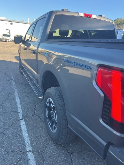 Used 2022 Ford F150 Lightning XLT image 16