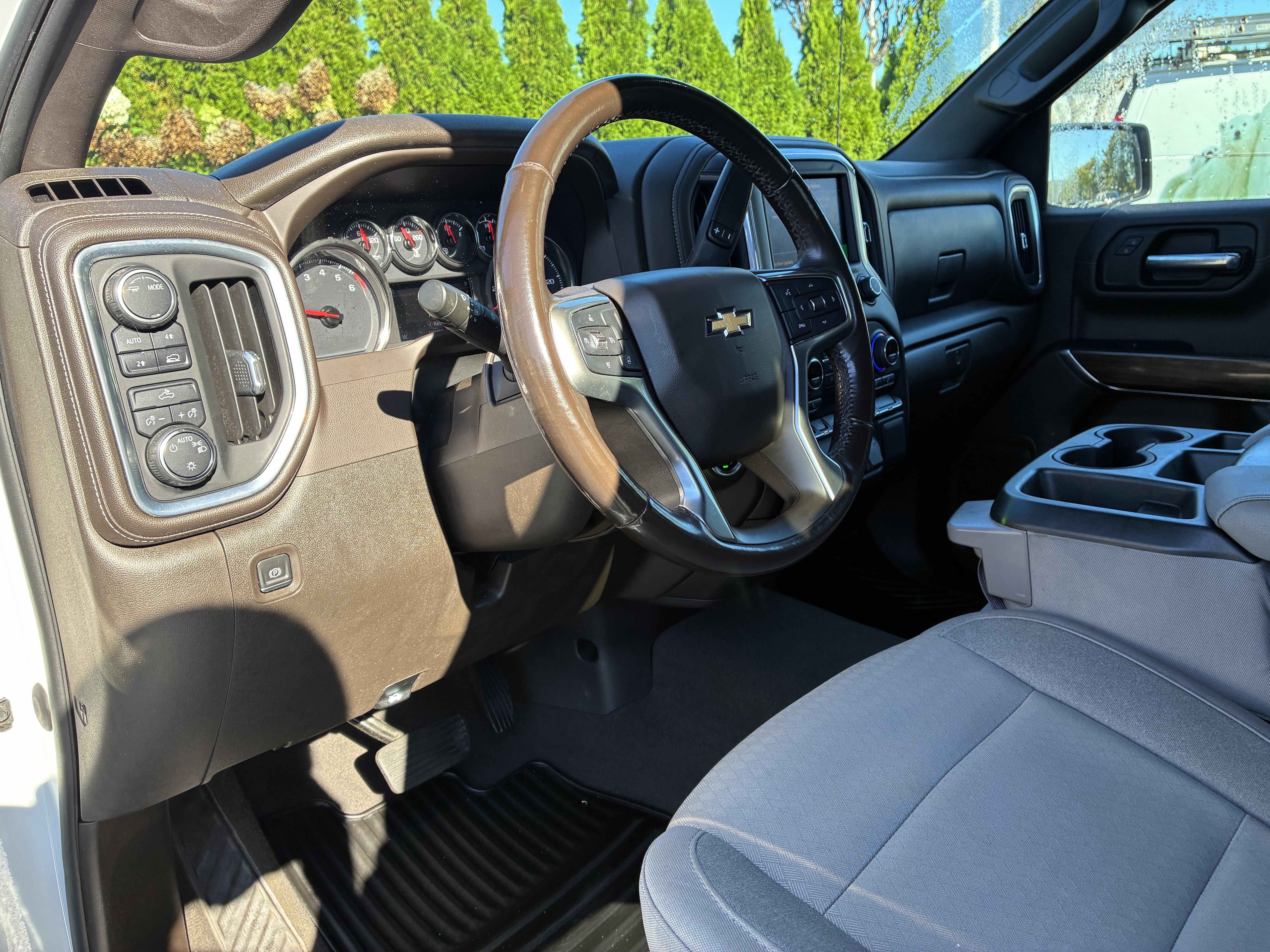 Used 2022 Chevrolet Silverado 1500 LT AWD/4WD image 23
