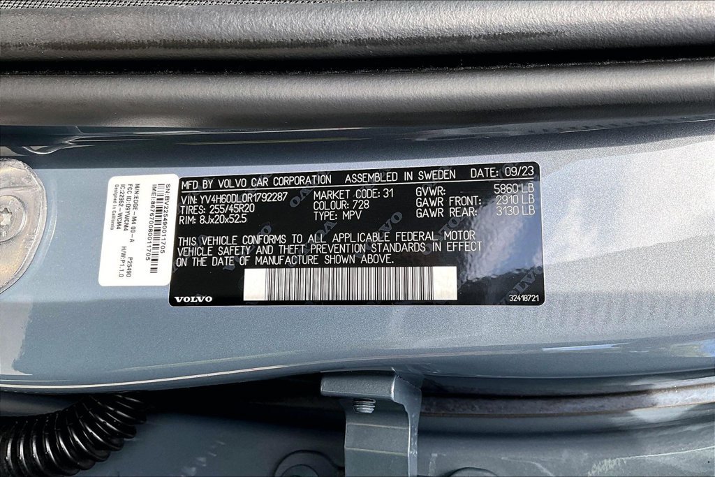 Used 2024 Volvo XC60 T8 Plus w/ Protection Package Premier AWD/4WD image 45