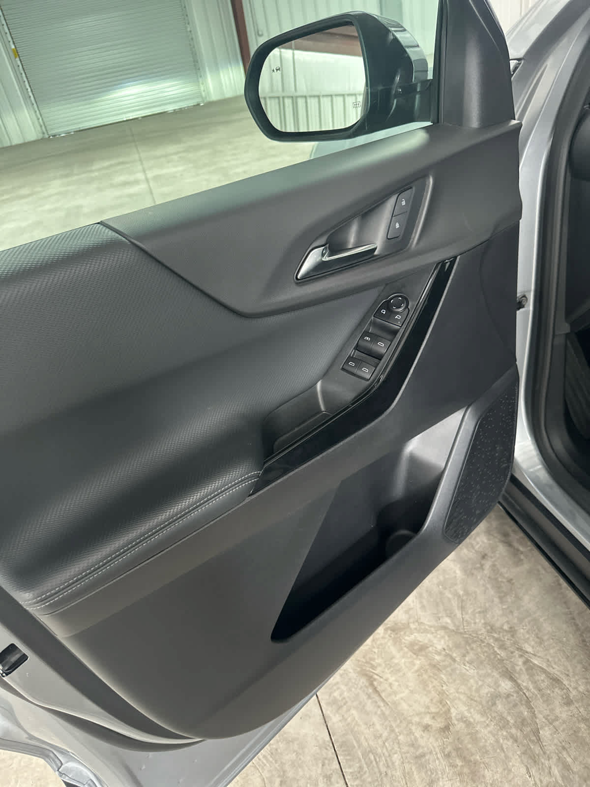Used 2025 Chevrolet Equinox LT FWD image 20