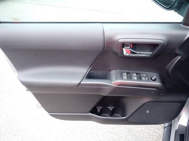 Used 2021 Toyota Tacoma TRD Sport AWD/4WD image 18