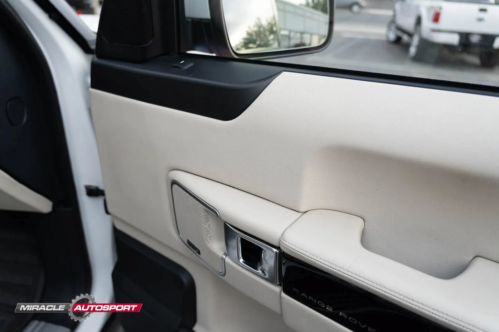 Used 2012 Land Rover Range Rover Supercharged AWD/4WD image 29