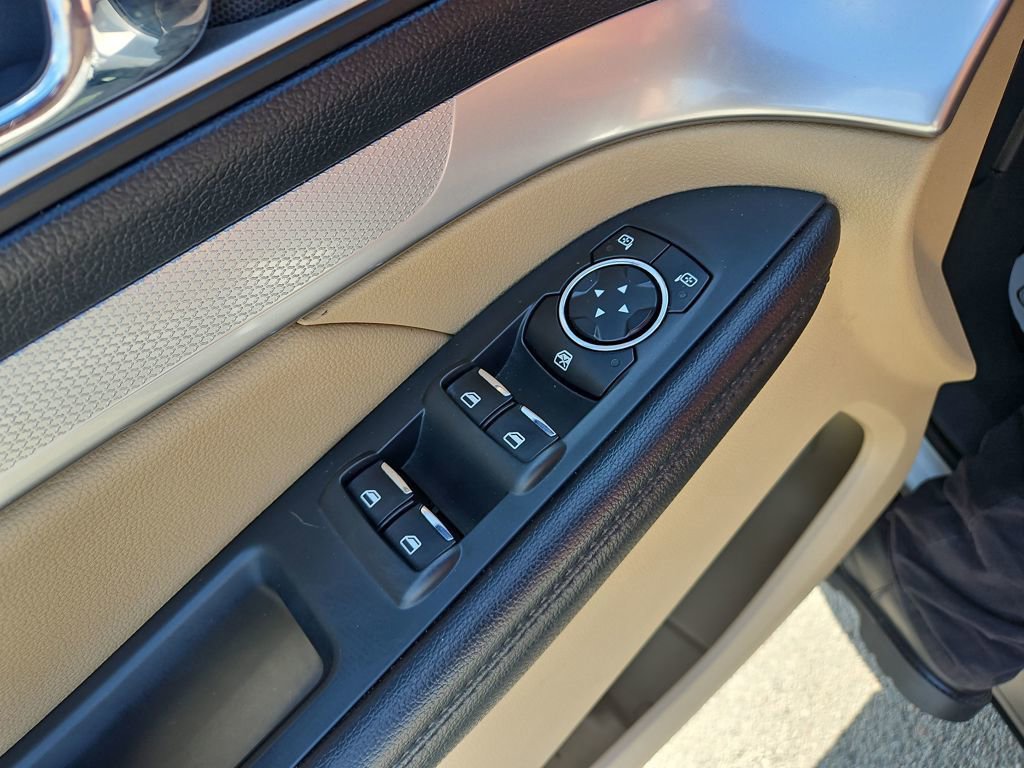 Used 2016 Ford Explorer XLT w/ Equipment Group 202A image 18