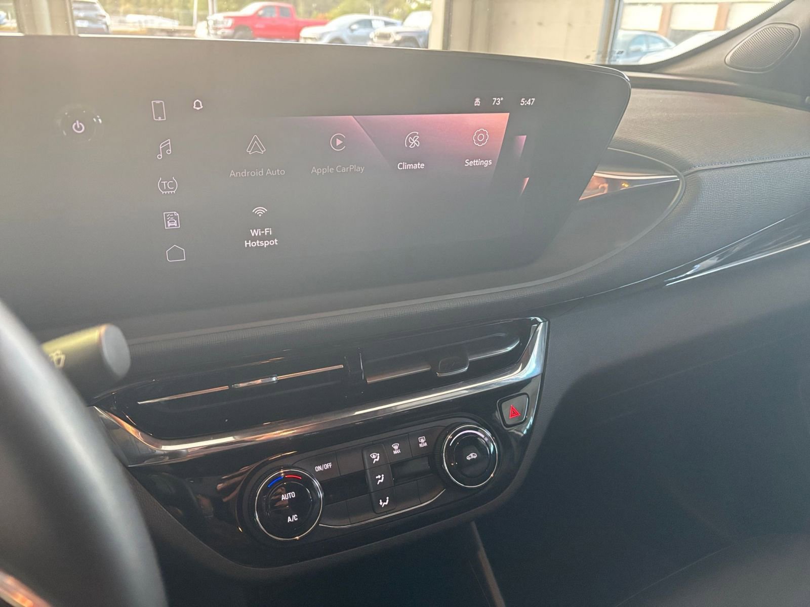 Used 2025 Buick Envista Sport Touring image 21