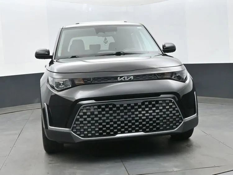 Used 2023 Kia Soul EX FWD image 3