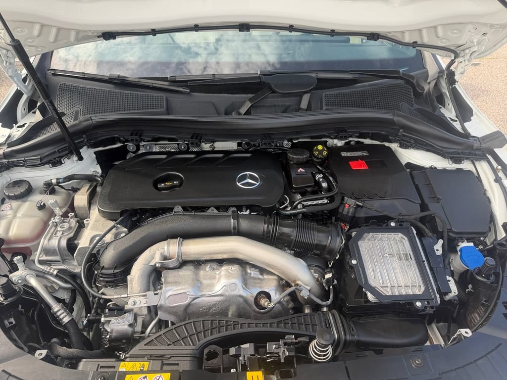Certified 2025 Mercedes-Benz GLA 250 image 24