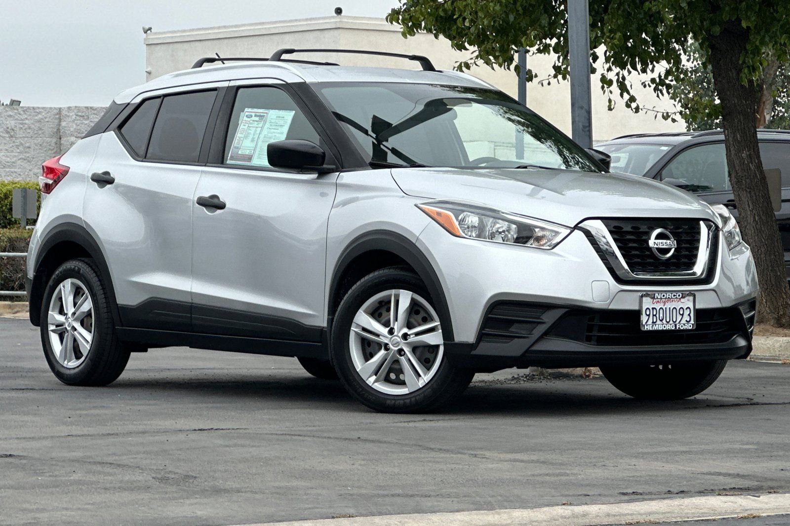 Used 2019 Nissan Kicks S FWD image 2