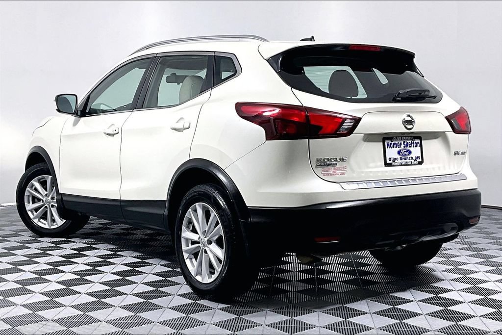 Used 2018 Nissan Rogue Sport SV w/ SV All-Weather Package AWD/4WD image 11