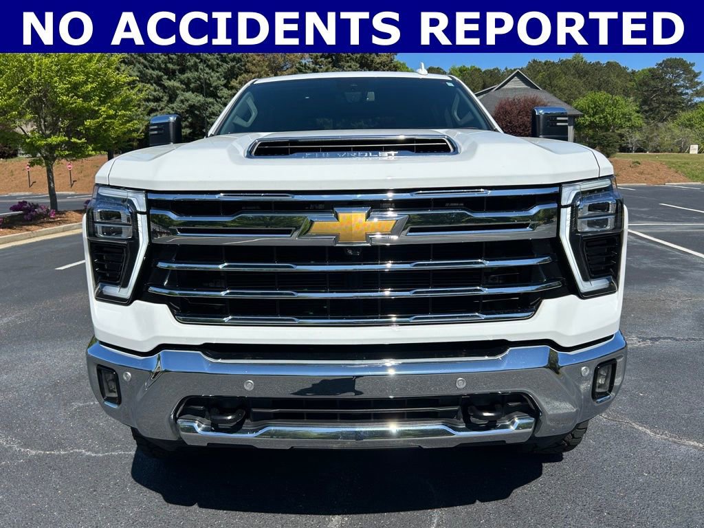 Used 2024 Chevrolet Silverado 3500 LTZ w/ LTZ Convenience Package image 12