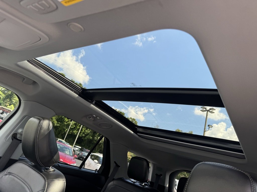 Used 2022 Ford Explorer Limited w/ Equipment Group 301A image 11