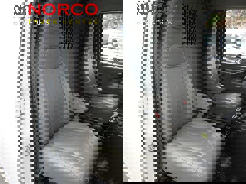 Used 2017 Chevrolet Express 2500 Extended image 12