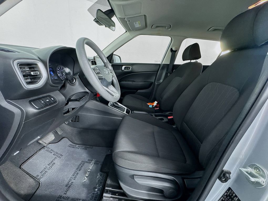 Used 2020 Hyundai Venue SE image 15