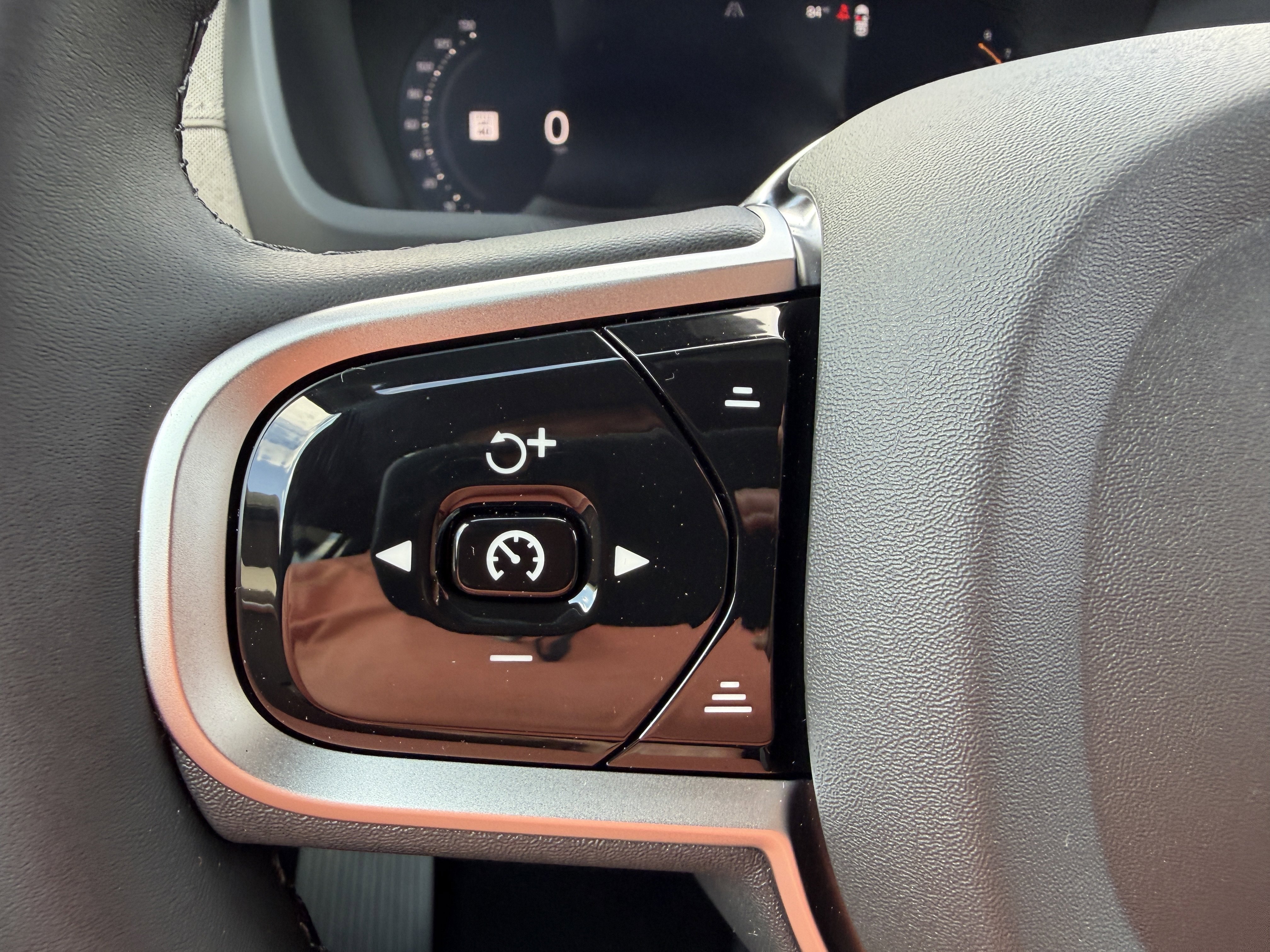 New 2026 Volvo XC90 B5 Core w/ Protection Package image 28