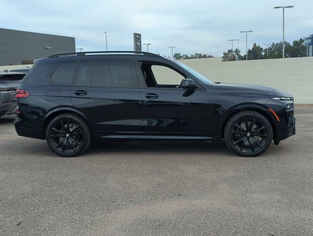 Used 2026 BMW X7 xDrive40i w/ M Sport Package AWD/4WD image 4