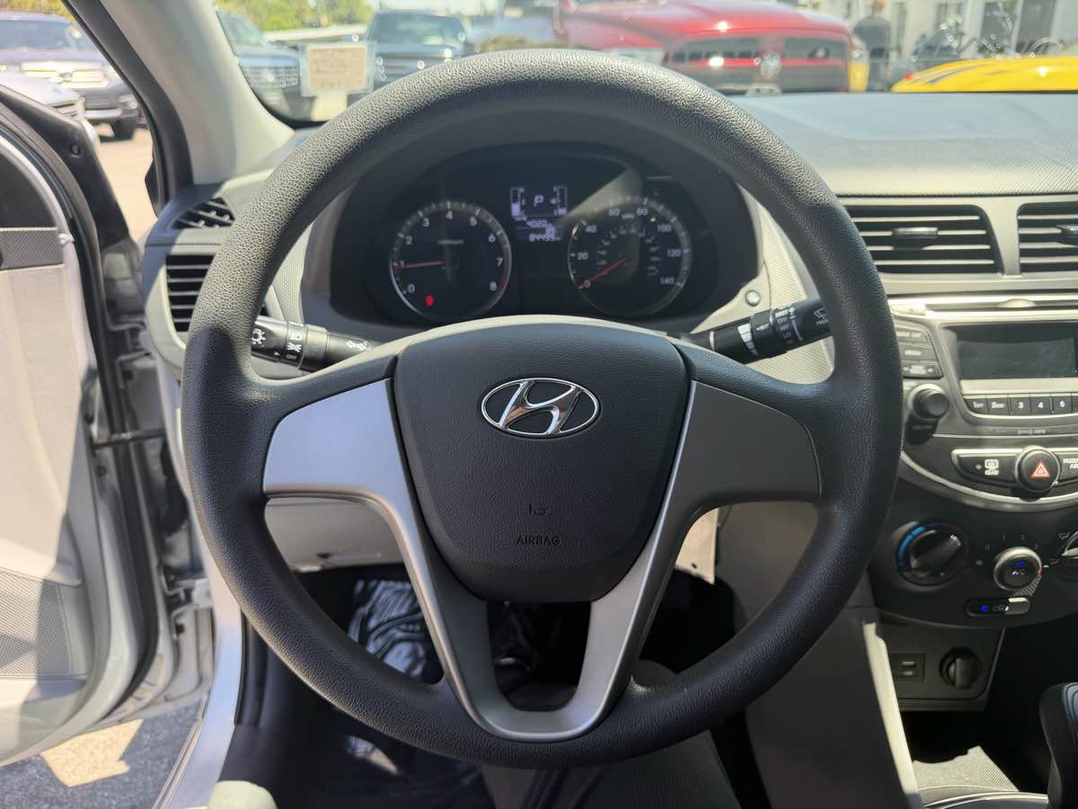 Used 2017 Hyundai Accent SE FWD image 18