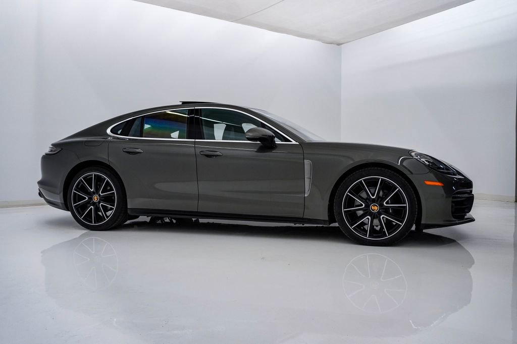 Certified 2023 Porsche Panamera 4 Platinum Edition AWD/4WD image 9