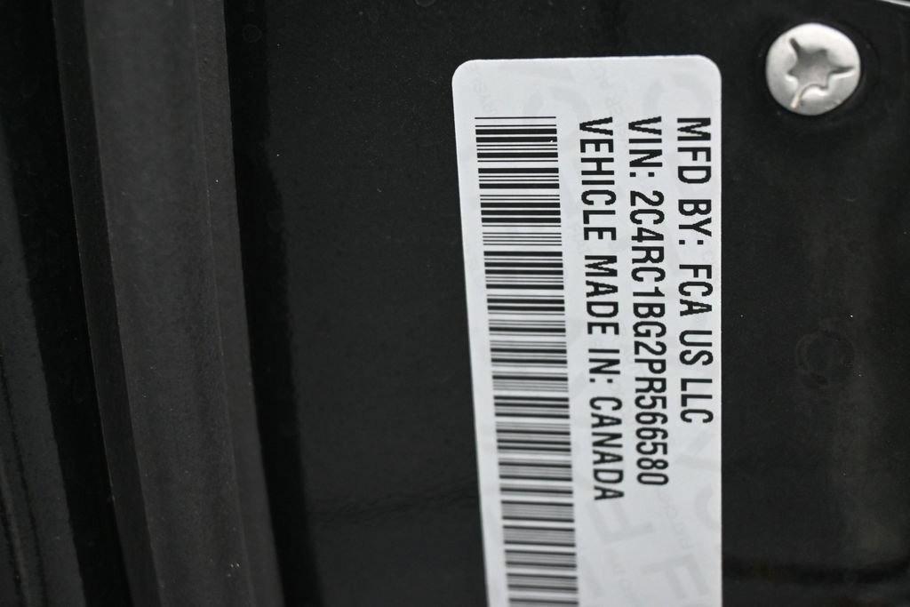 Used 2023 Chrysler Pacifica Touring-L FWD image 17