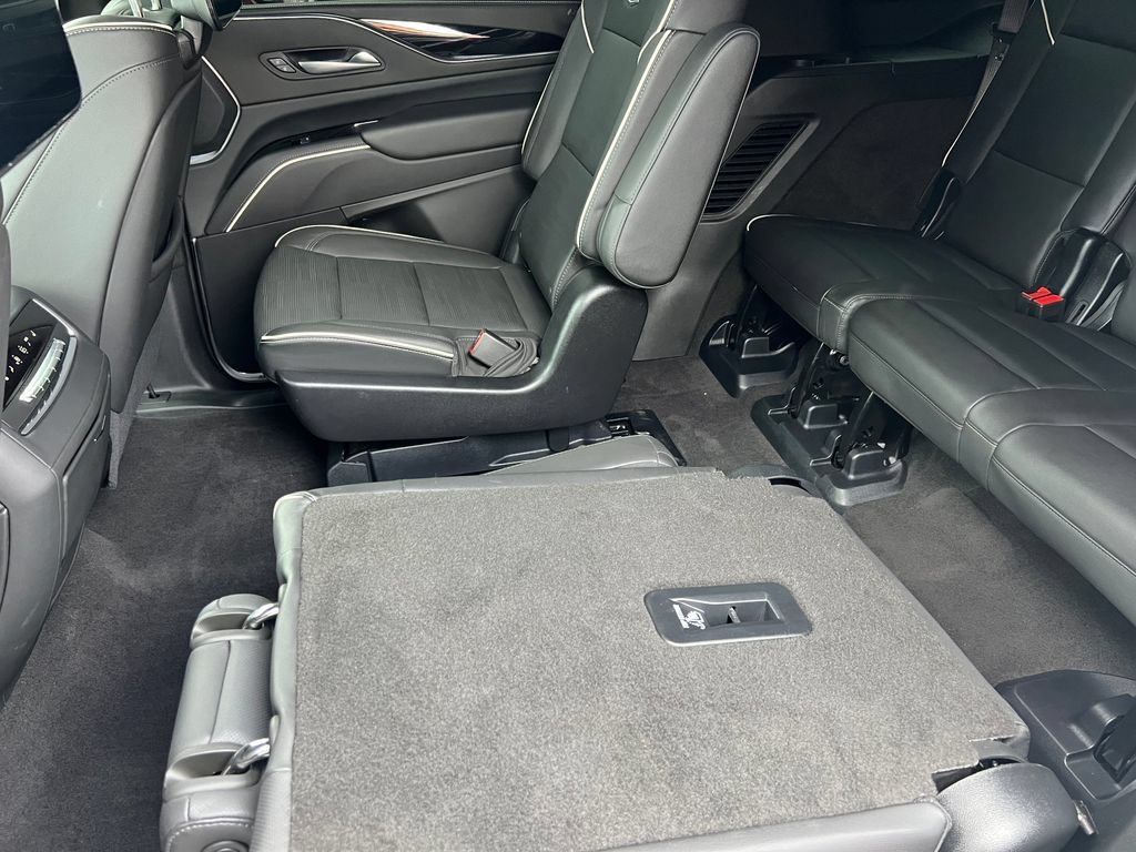 Certified 2024 Cadillac Escalade Sport w/ LPO, ONYX Package AWD/4WD image 19