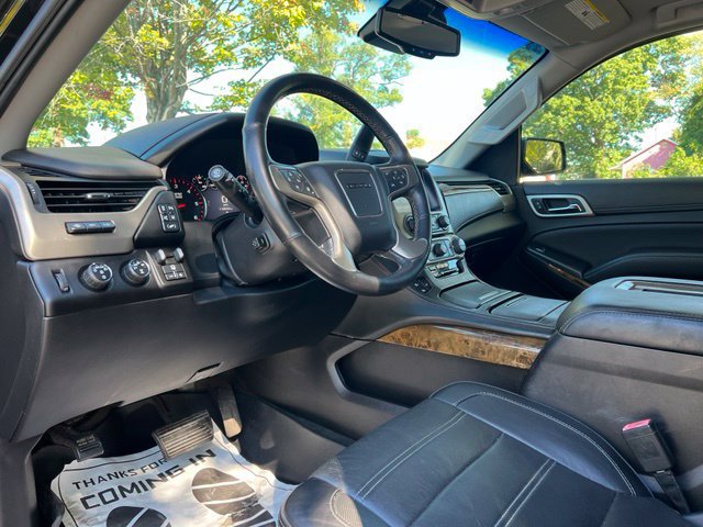 Used 2015 GMC Yukon Denali w/ Premium Package AWD/4WD image 9