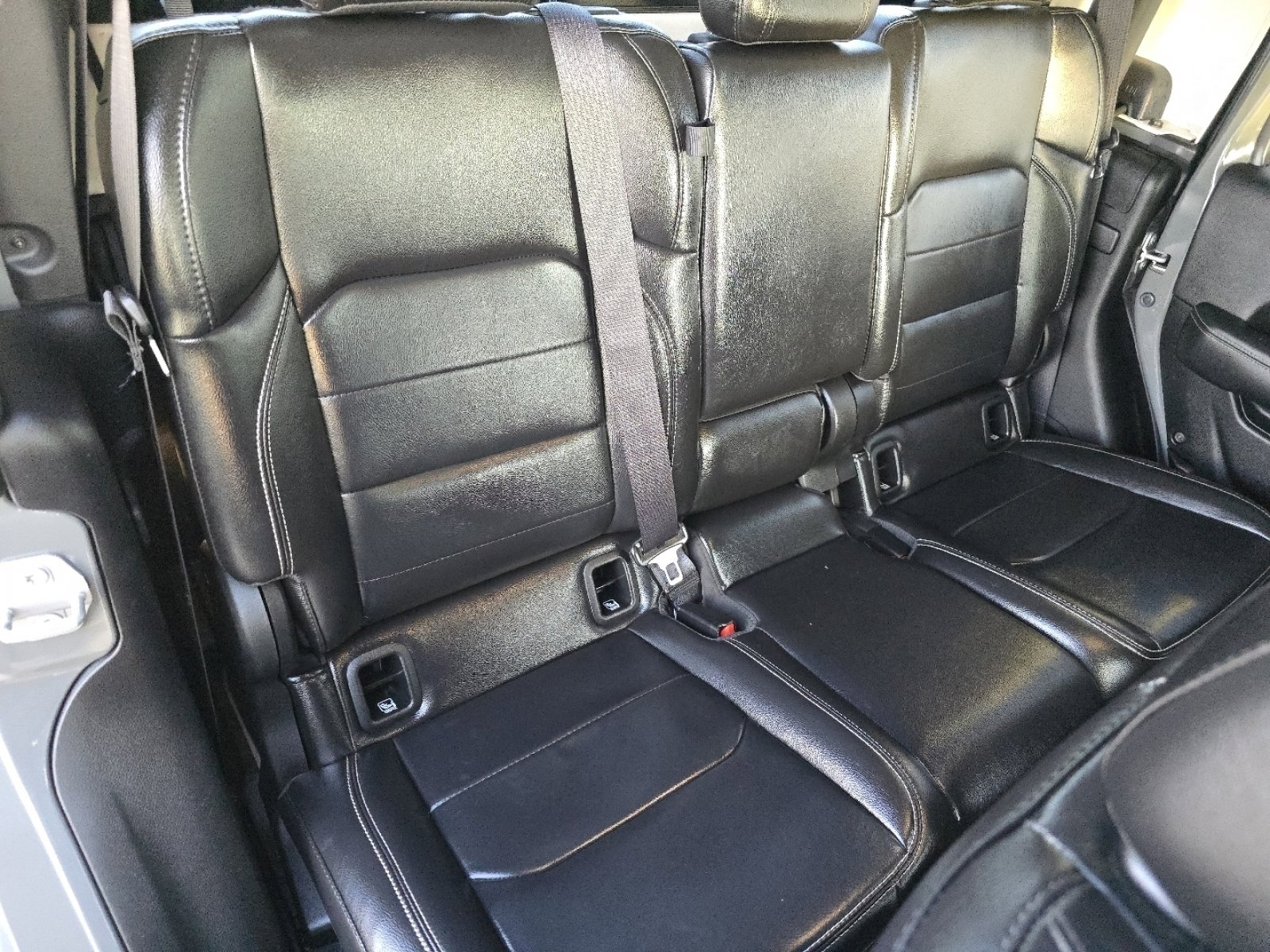 Used 2020 Jeep Gladiator Overland image 23