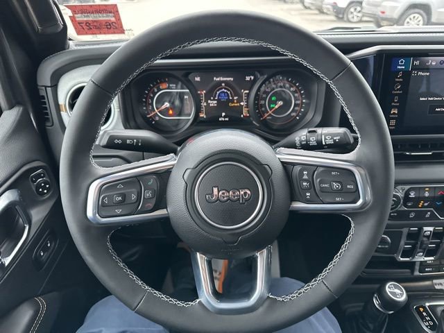 Used 2025 Jeep Wrangler Sahara image 19