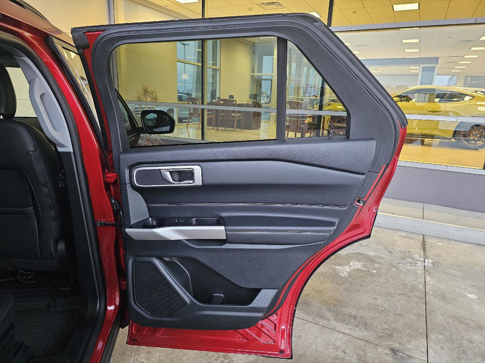 Used 2024 Ford Explorer XLT w/ Equipment Group 202A image 13