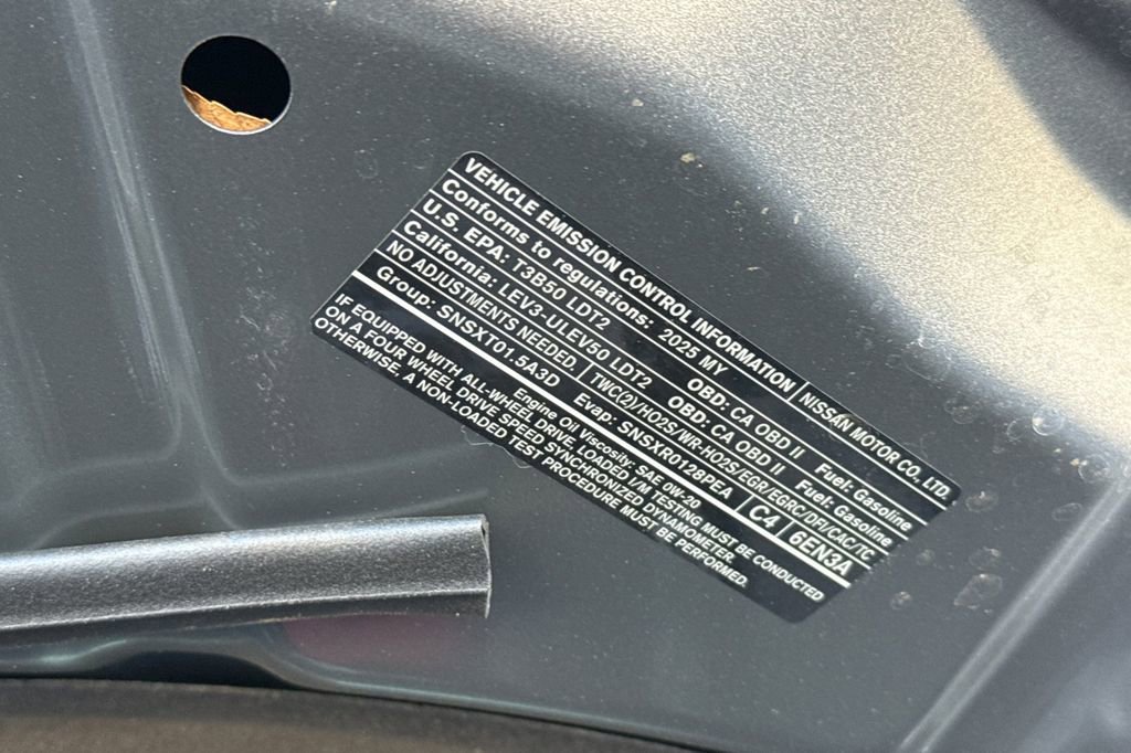 Used 2025 Nissan Rogue S AWD/4WD image 38
